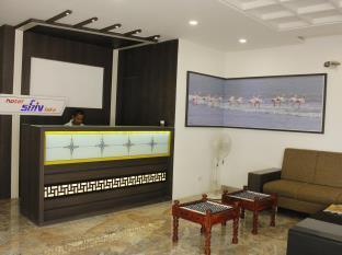 Hotel Shiv Lake ブジ エクステリア 写真